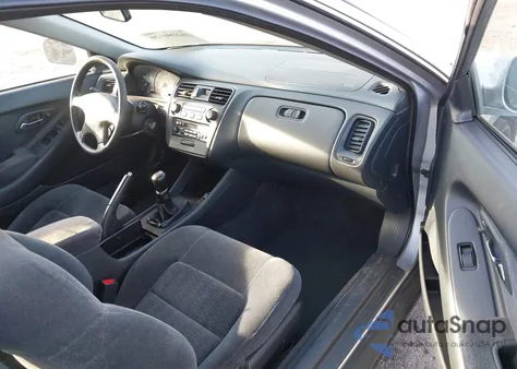 2000 Honda Accord 2.3 Lx from USA, damaged, VIN 1HGCG3147YA004016